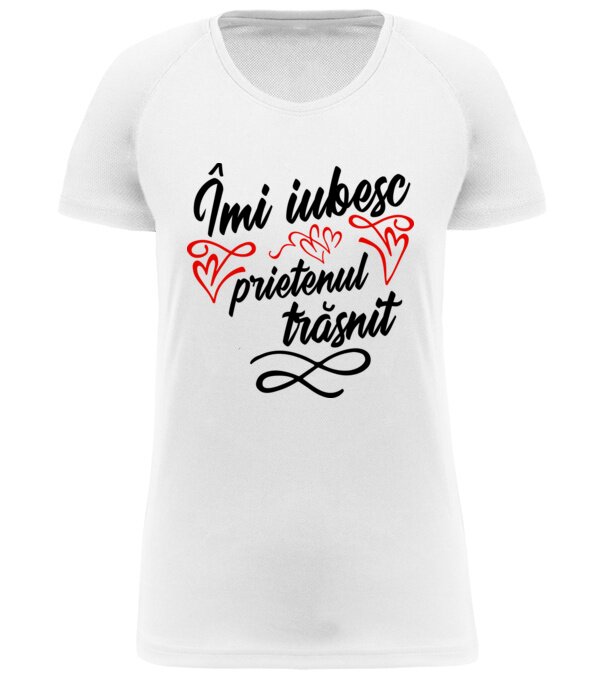  model  pe tricou