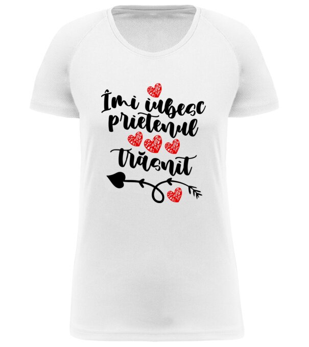  model  pe tricou