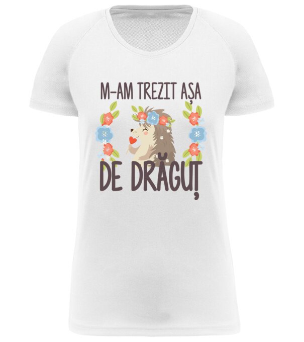  model  pe tricou