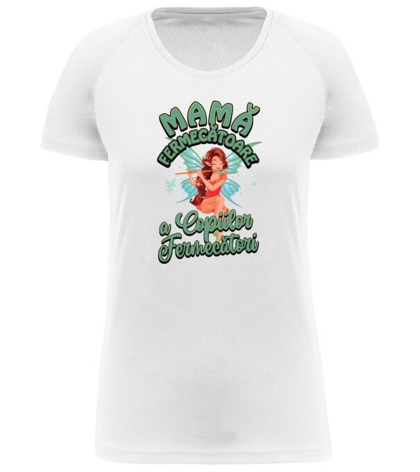  model  pe tricou