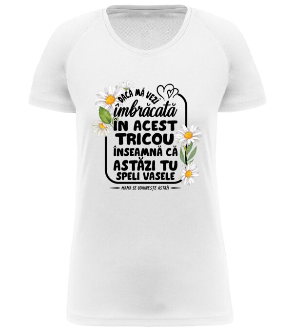  model  pe tricou