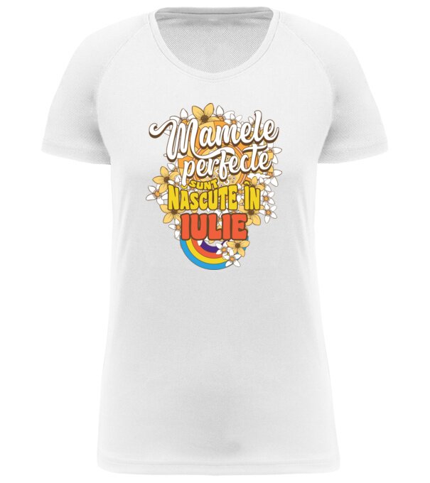  model  pe tricou