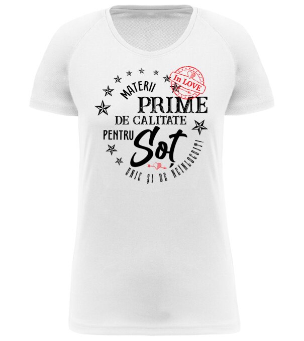  model  pe tricou