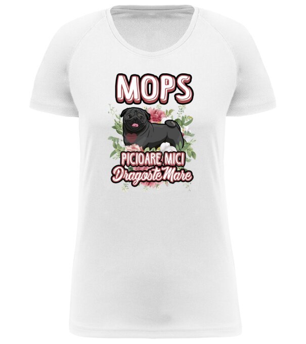  model  pe tricou