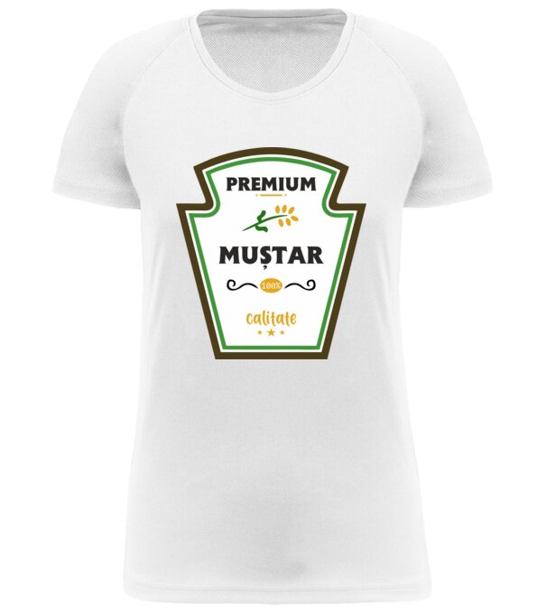  model  pe tricou