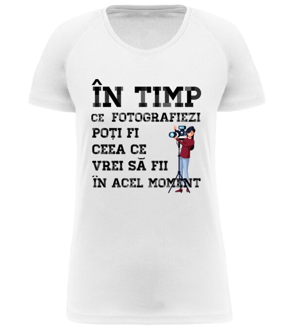  model  pe tricou