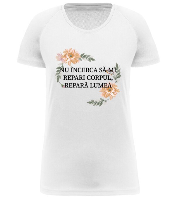  model  pe tricou