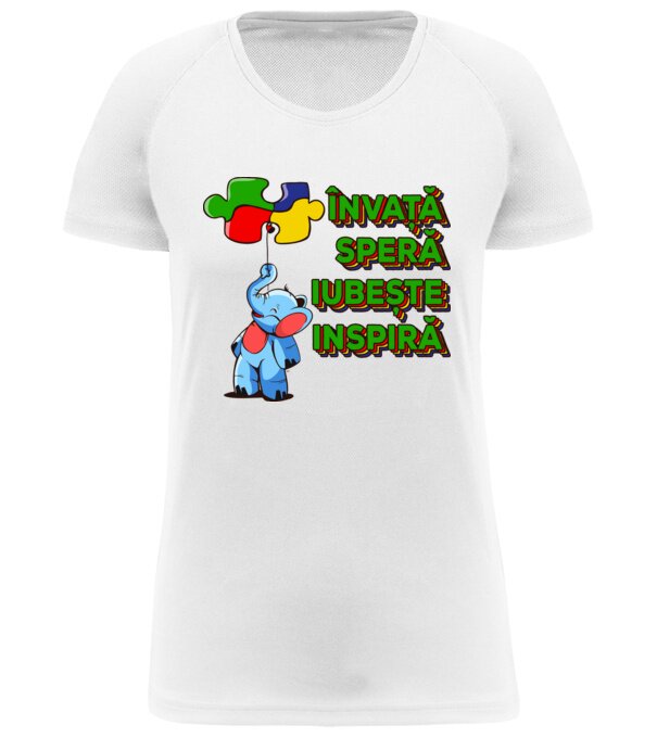  model  pe tricou