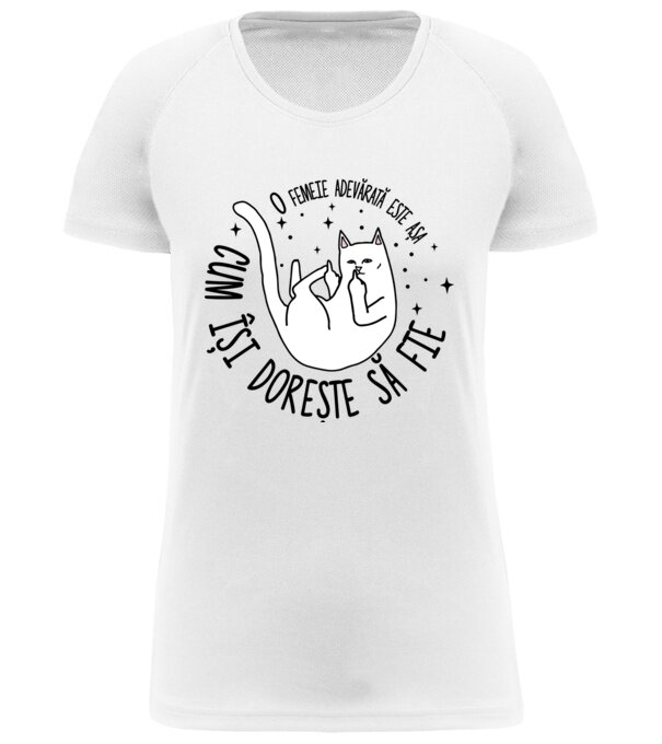  model  pe tricou