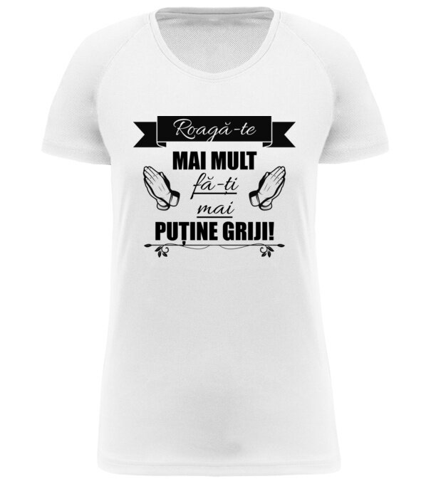  model  pe tricou