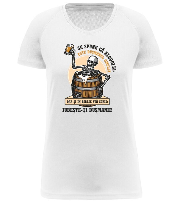 model  pe tricou