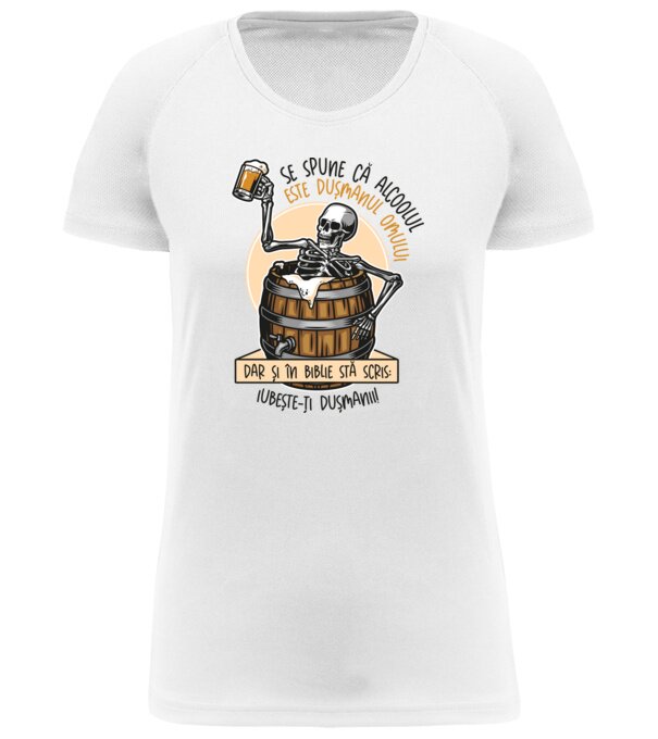  model  pe tricou
