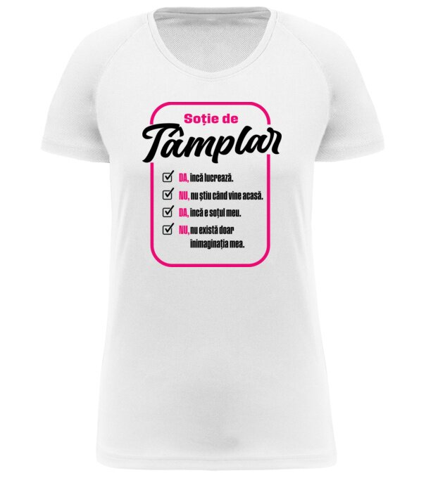 model  pe tricou