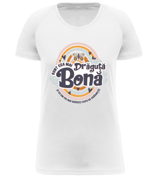  model  pe tricou