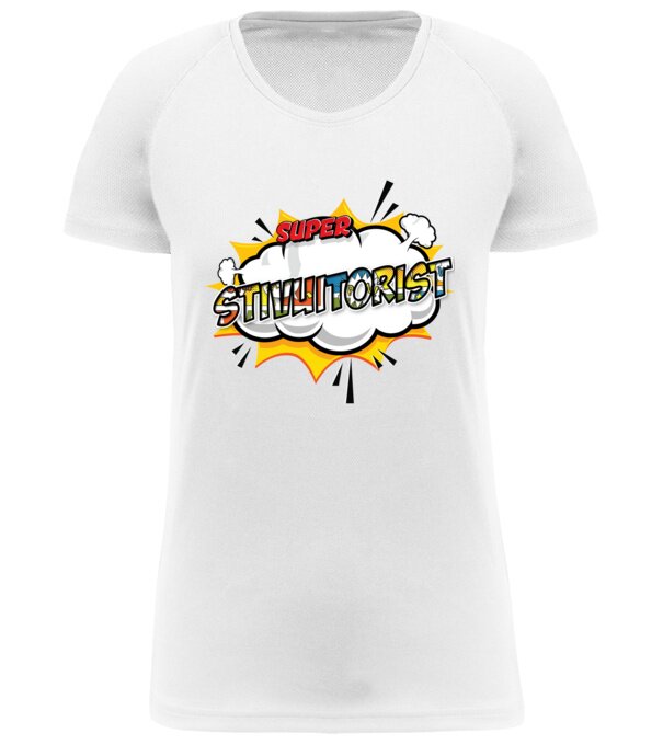  model  pe tricou