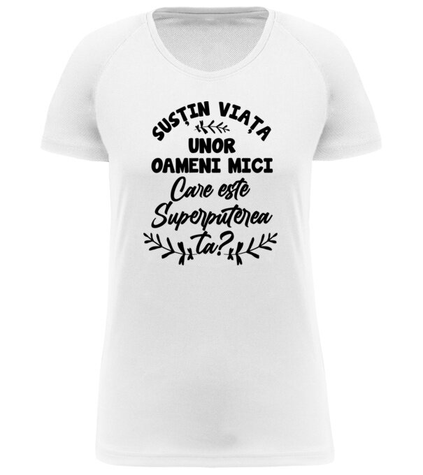  model  pe tricou
