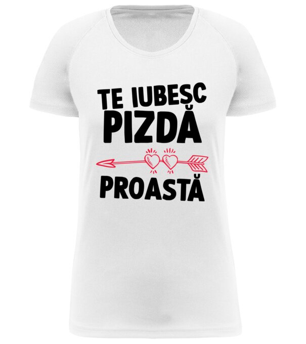  model  pe tricou