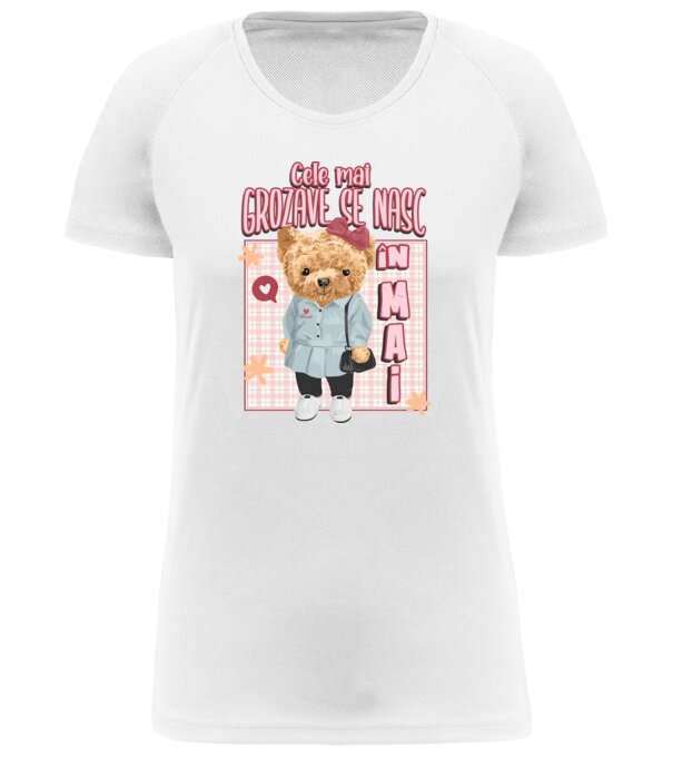  model  pe tricou