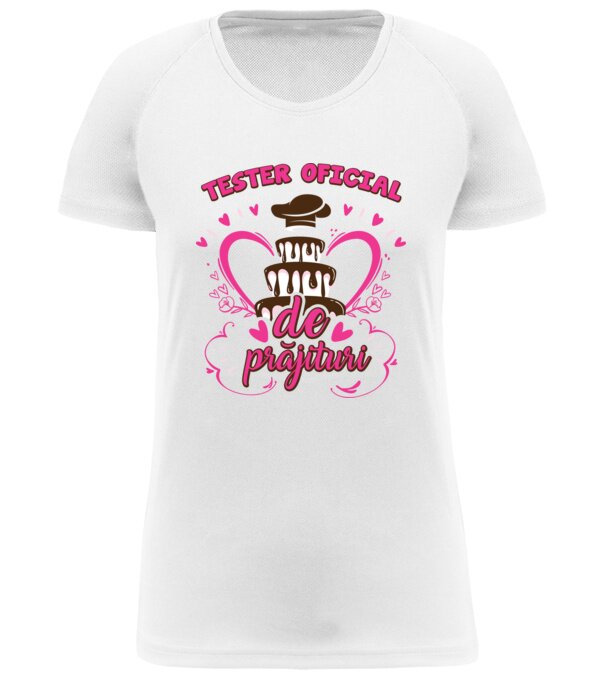  model  pe tricou