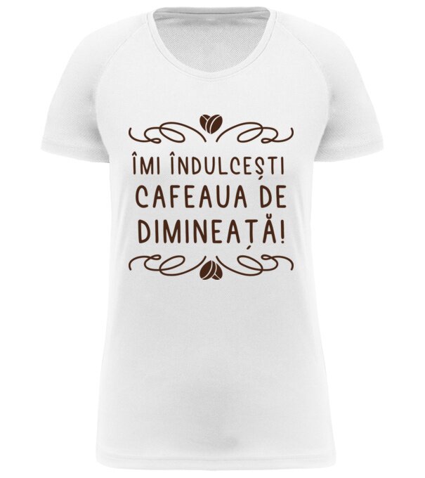  model  pe tricou
