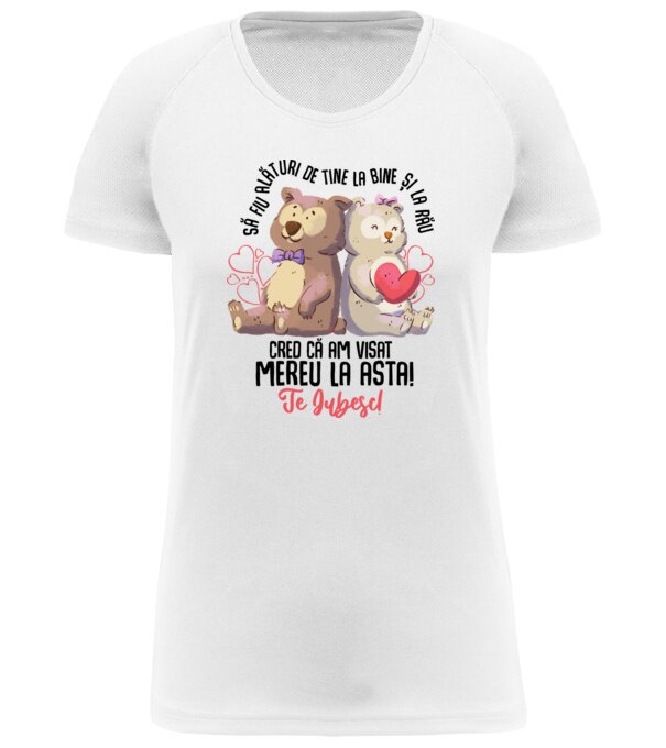  model  pe tricou