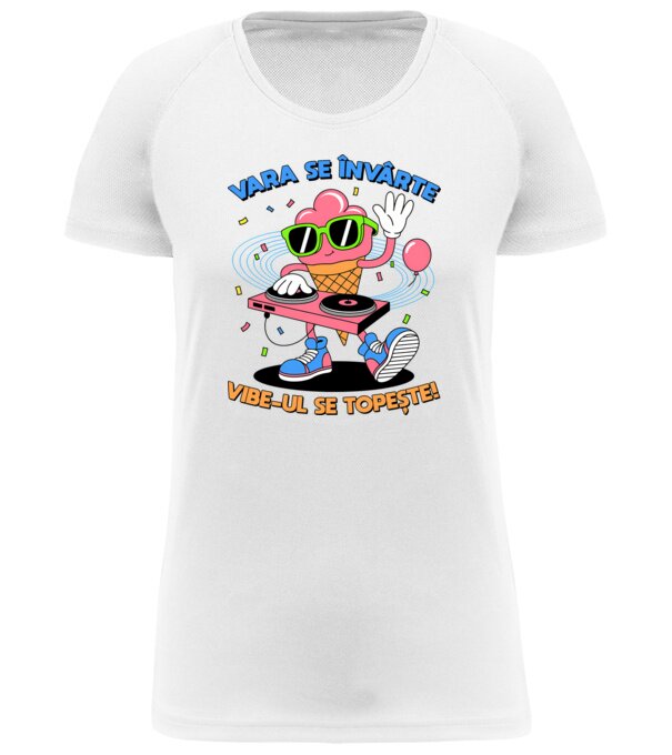  model  pe tricou