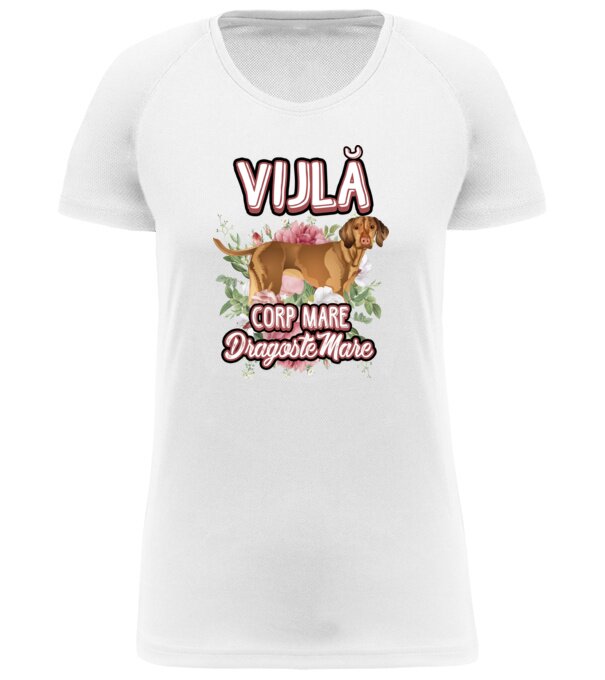  model  pe tricou