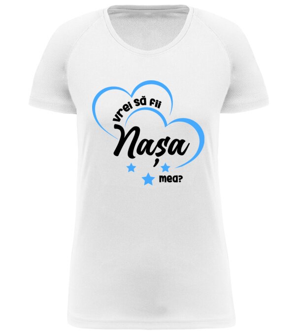  model  pe tricou