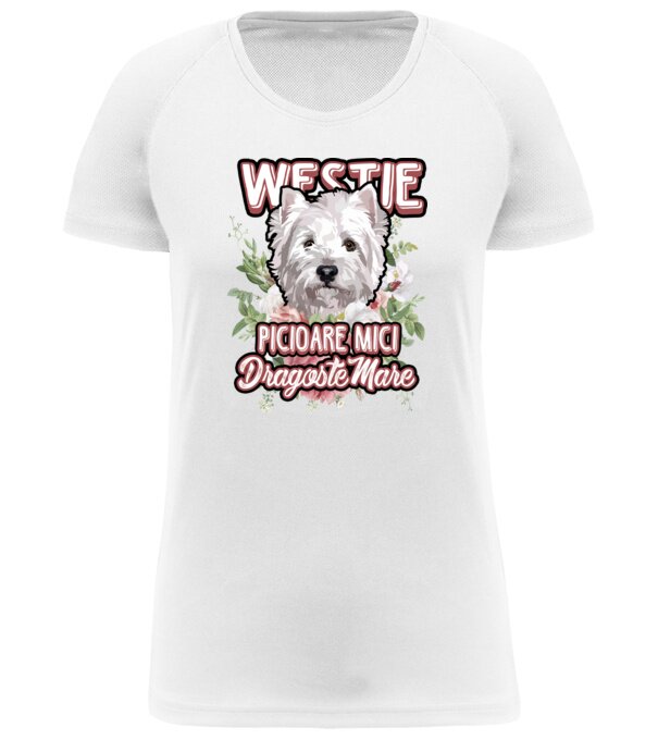  model  pe tricou