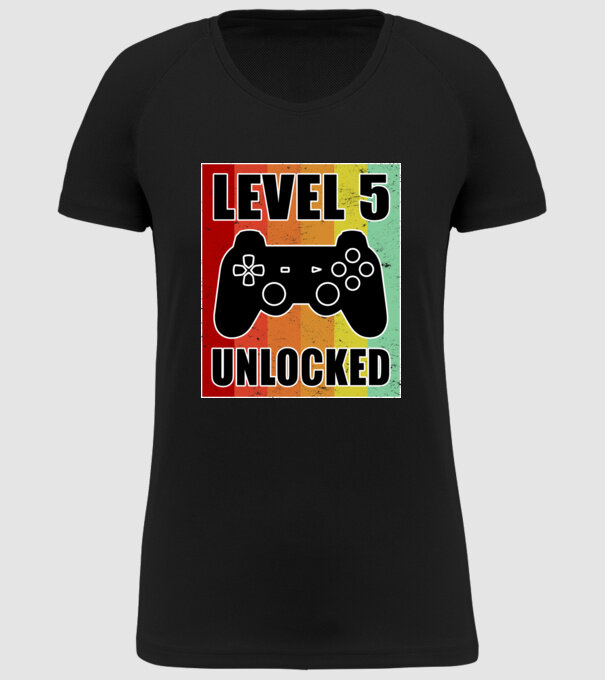 level 5 unlocked retro gamer model negru pe tricou