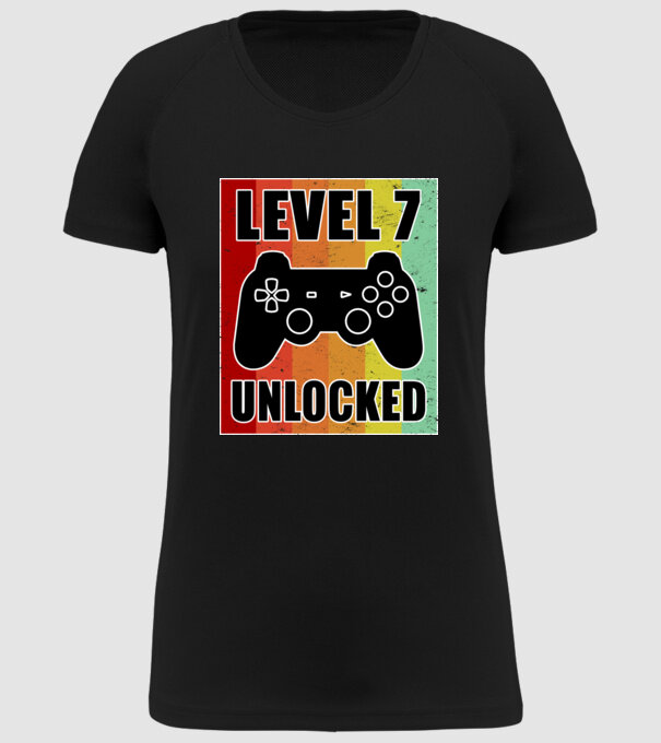 level 7 unlocked retro gamer model negru pe tricou