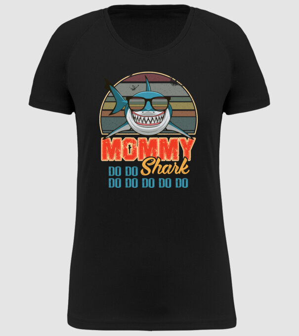 Mommy Shark model negru pe tricou