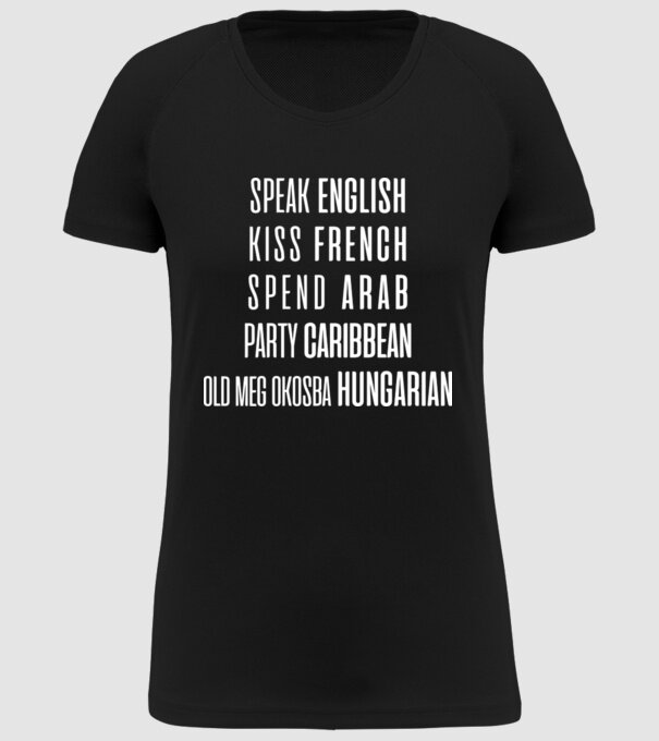 model negru pe tricou