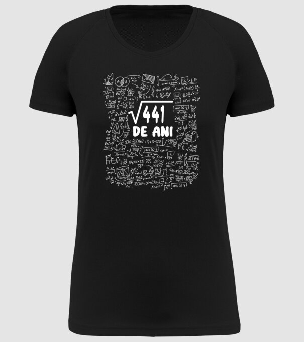 √441 de ani model negru pe tricou