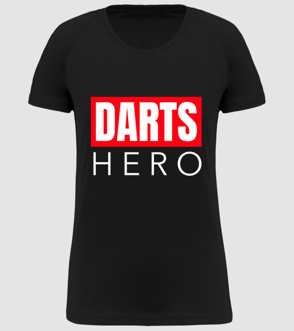 DARTS HERO model negru pe tricou