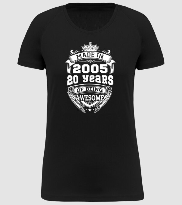 Made in awesome 2005 model negru pe tricou