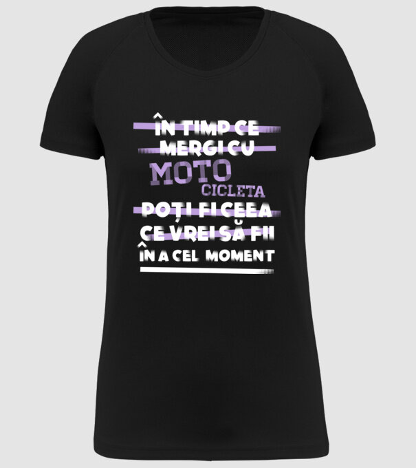 în timp ce mergi cu motocicleta poți fi ceea ce vrei să fii - în acel moment model negru pe tricou