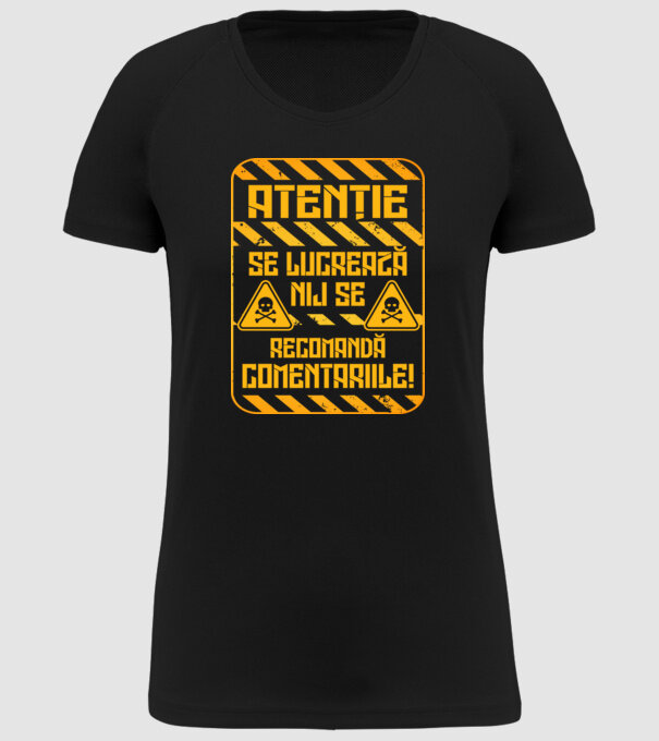 Nu se recomandă comentariile model negru pe tricou
