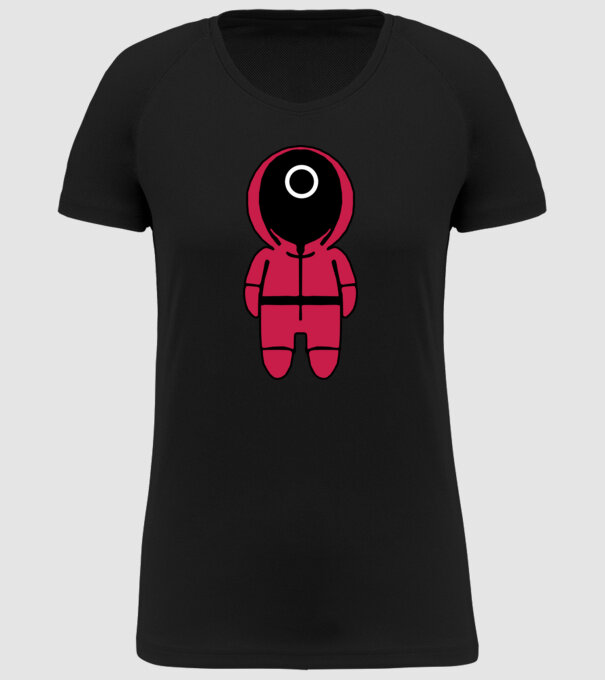 squid game figure model negru pe tricou