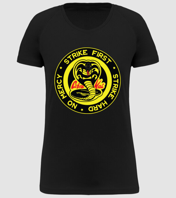 Strike first strike hard logo model negru pe tricou
