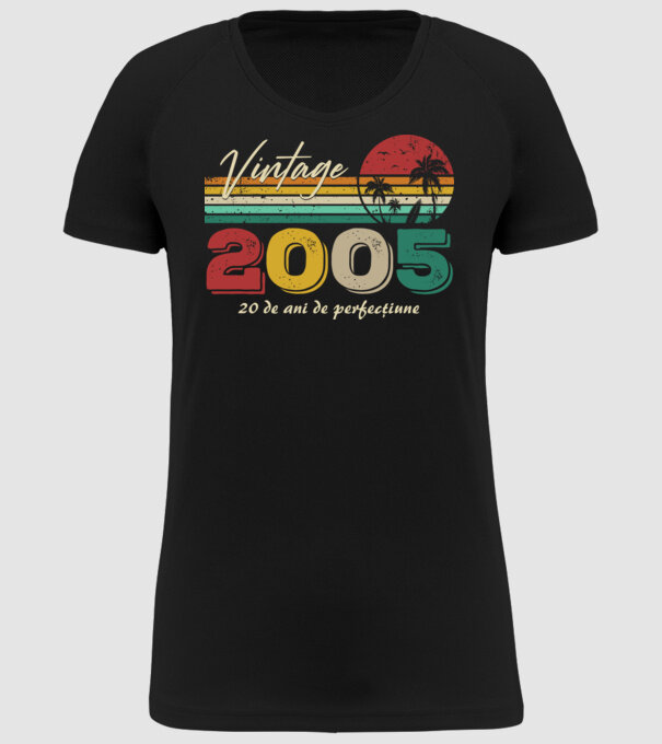VINTAGE 2005 model negru pe tricou