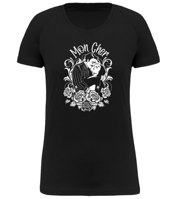  model  pe tricou