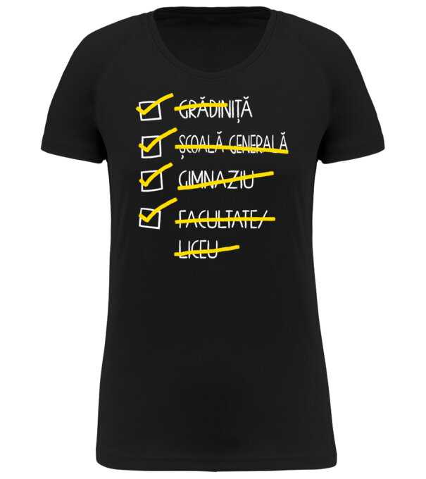  model  pe tricou