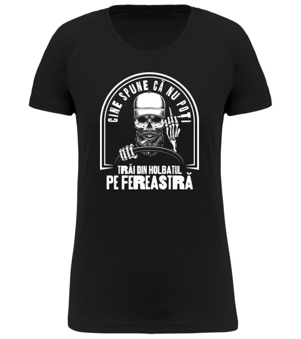  model  pe tricou