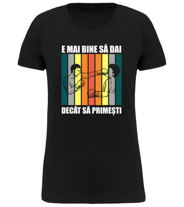  model  pe tricou