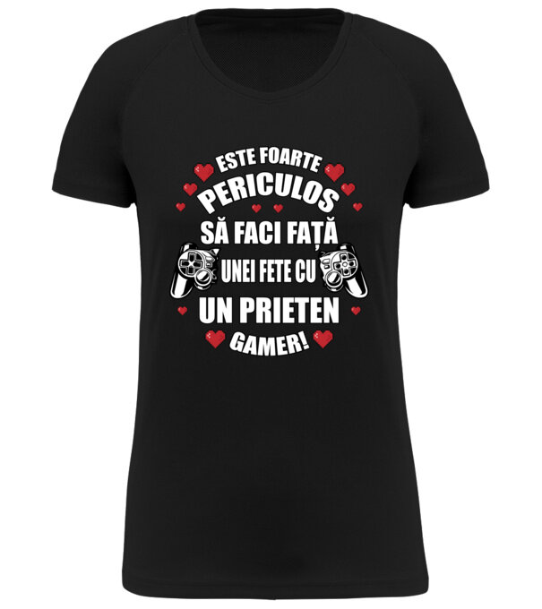  model  pe tricou