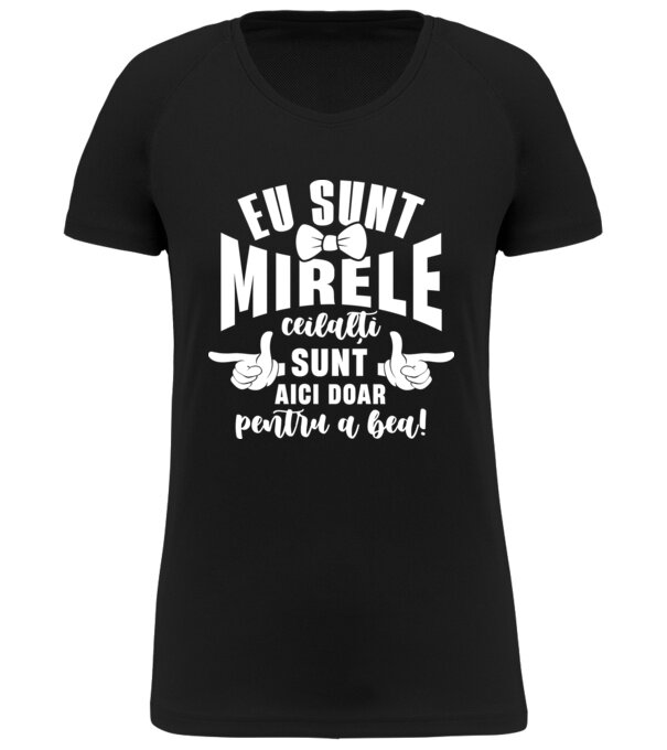  model  pe tricou