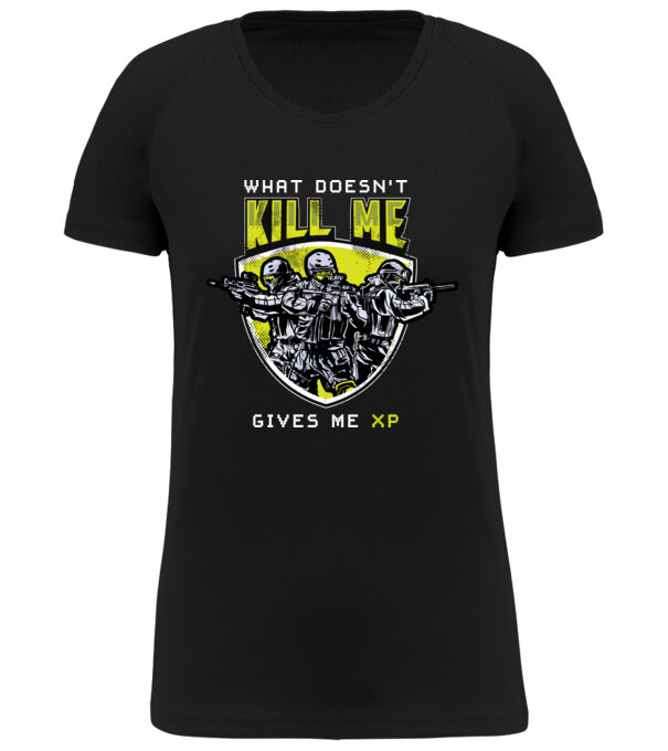  model  pe tricou