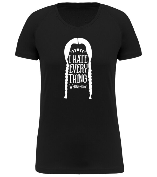  model  pe tricou