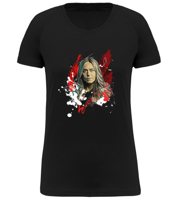  model  pe tricou